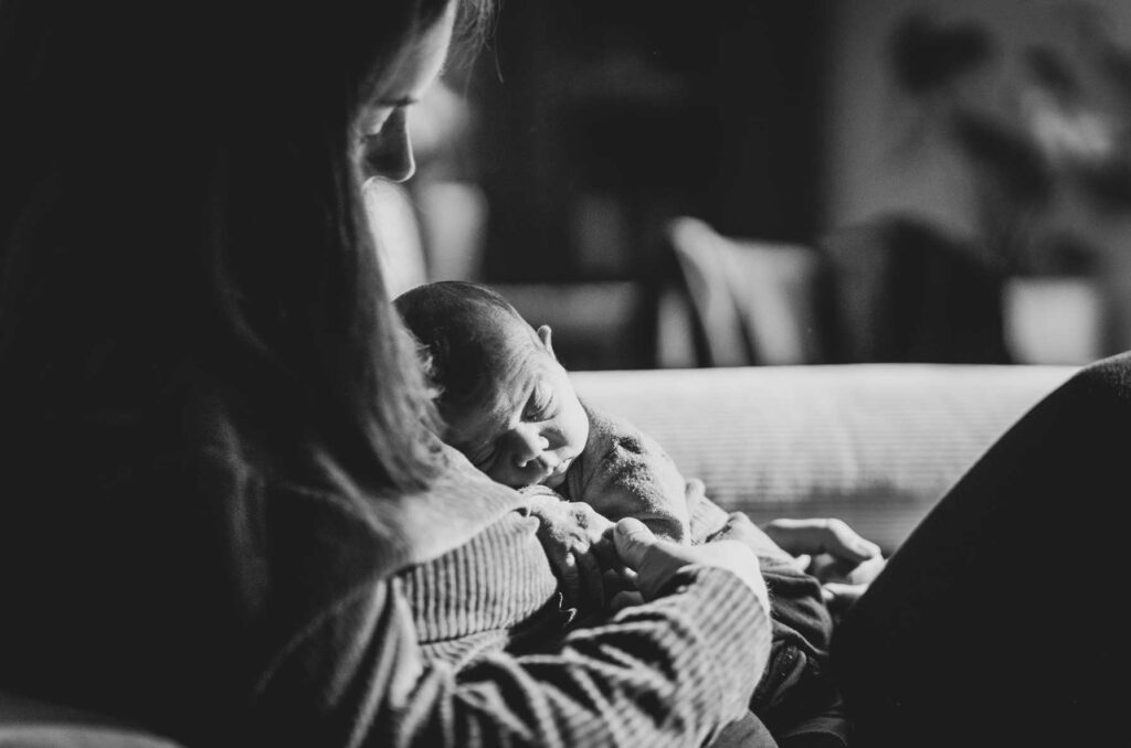 Wochenbett Fotoreportage Homestory Shooting © Jana Wiescholek - Geburtsfotografie Bremen 2025